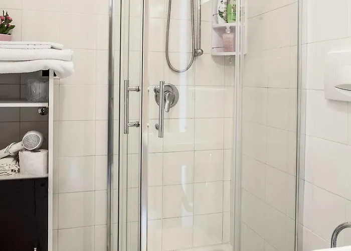 Cesarina Oda ve Kahvaltı Bolonya